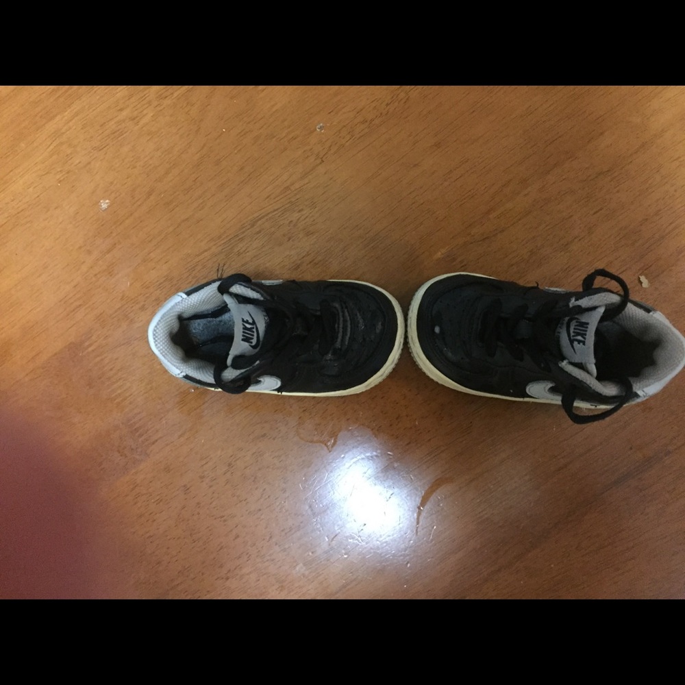 Little boy Nike’s - Picture 4 of 5